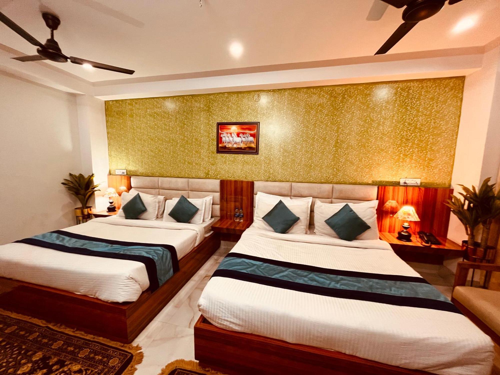 Hotel Golden Temple View By La Casa, Amritsar #Top Rated #Most Awarded #Swimming Pool #Prime Location #Luxury Rooms #Parking #Rooftop Cafe Eksteriør billede