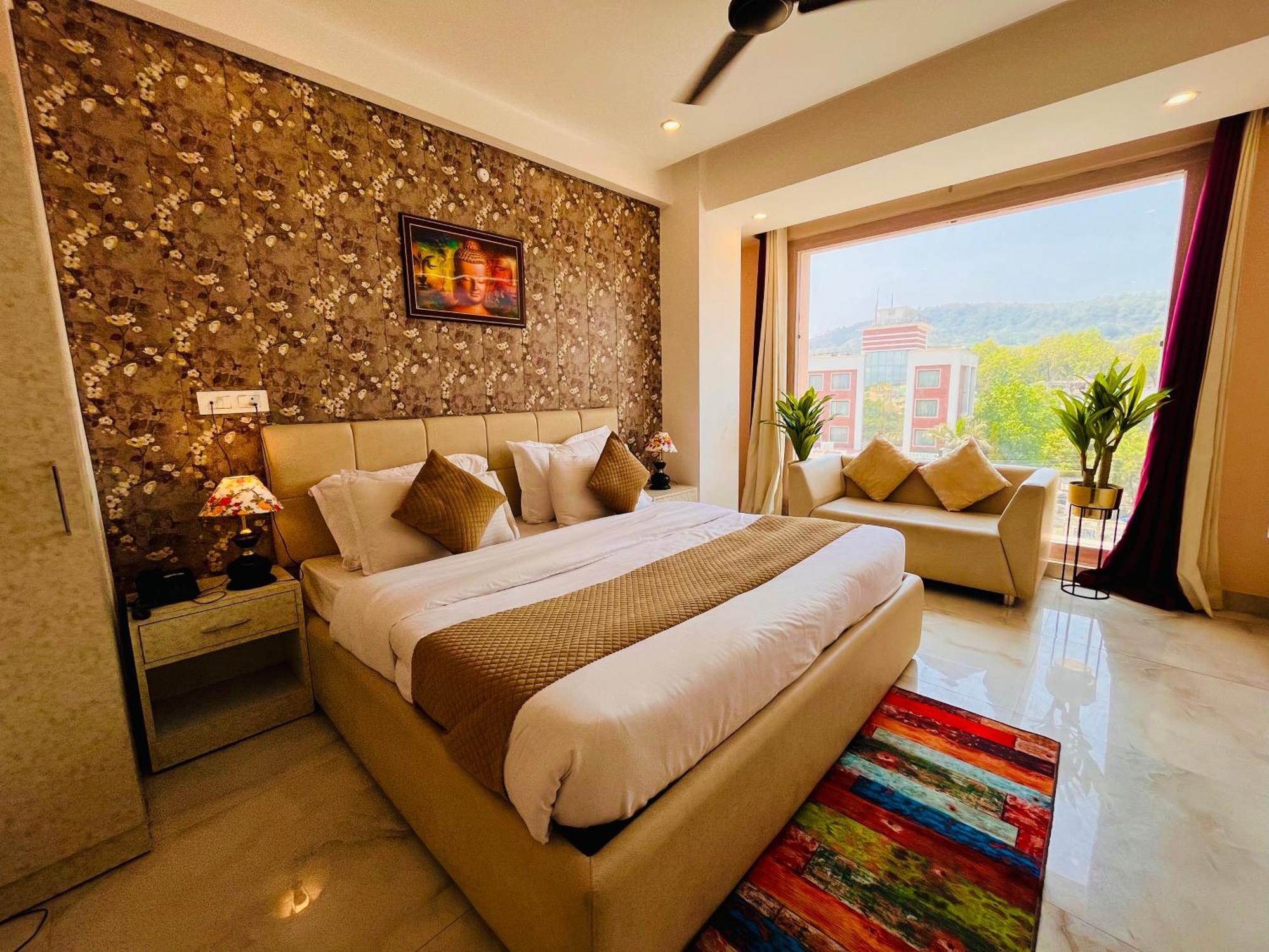 Hotel Golden Temple View By La Casa, Amritsar #Top Rated #Most Awarded #Swimming Pool #Prime Location #Luxury Rooms #Parking #Rooftop Cafe Eksteriør billede