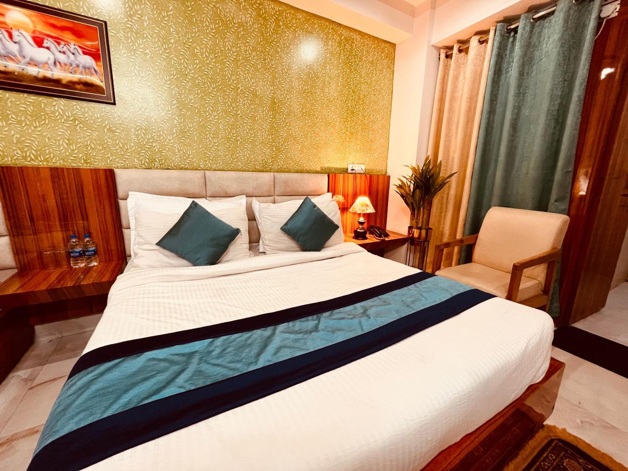 Hotel Golden Temple View By La Casa, Amritsar #Top Rated #Most Awarded #Swimming Pool #Prime Location #Luxury Rooms #Parking #Rooftop Cafe Eksteriør billede
