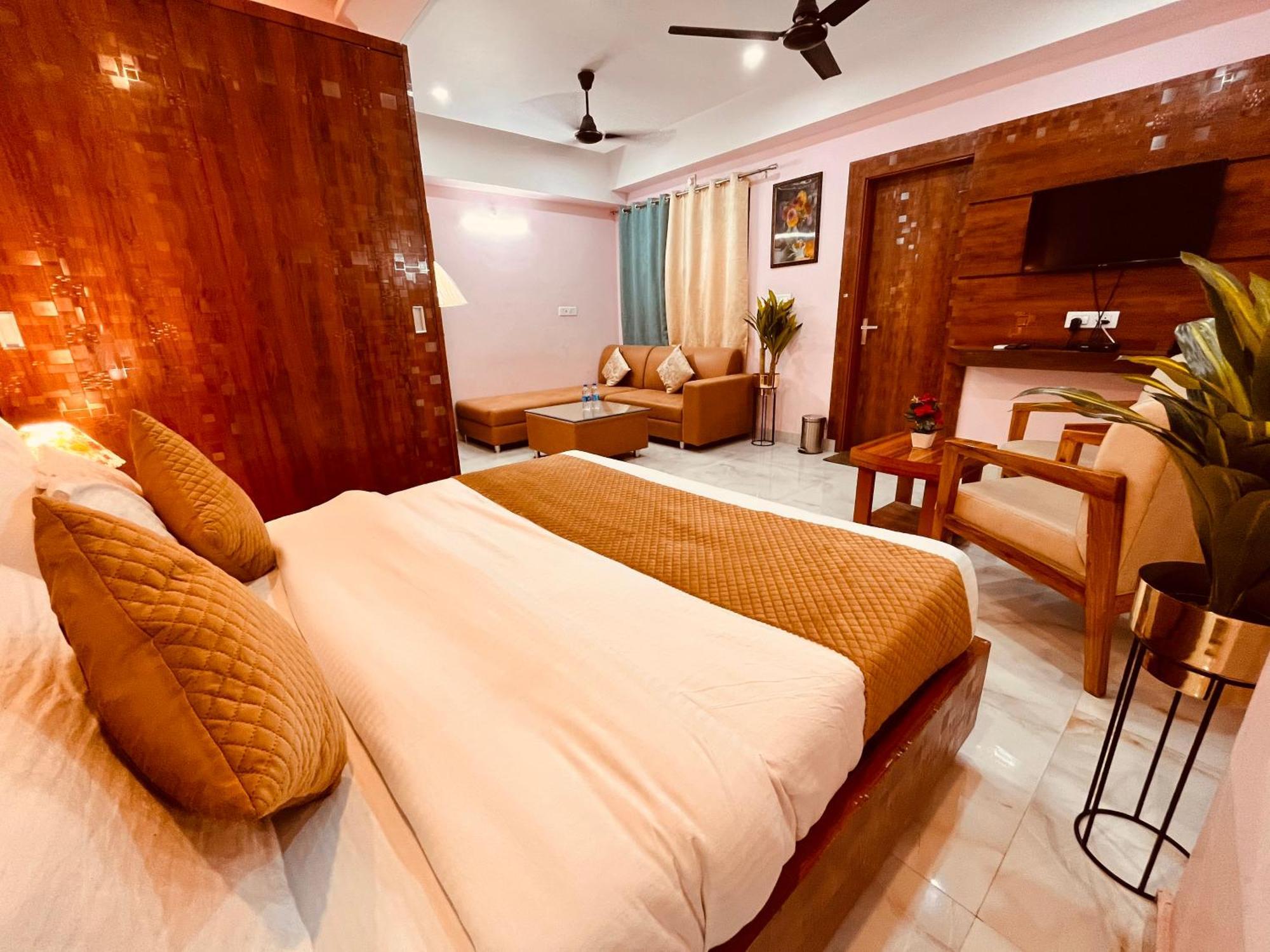 Hotel Golden Temple View By La Casa, Amritsar #Top Rated #Most Awarded #Swimming Pool #Prime Location #Luxury Rooms #Parking #Rooftop Cafe Eksteriør billede