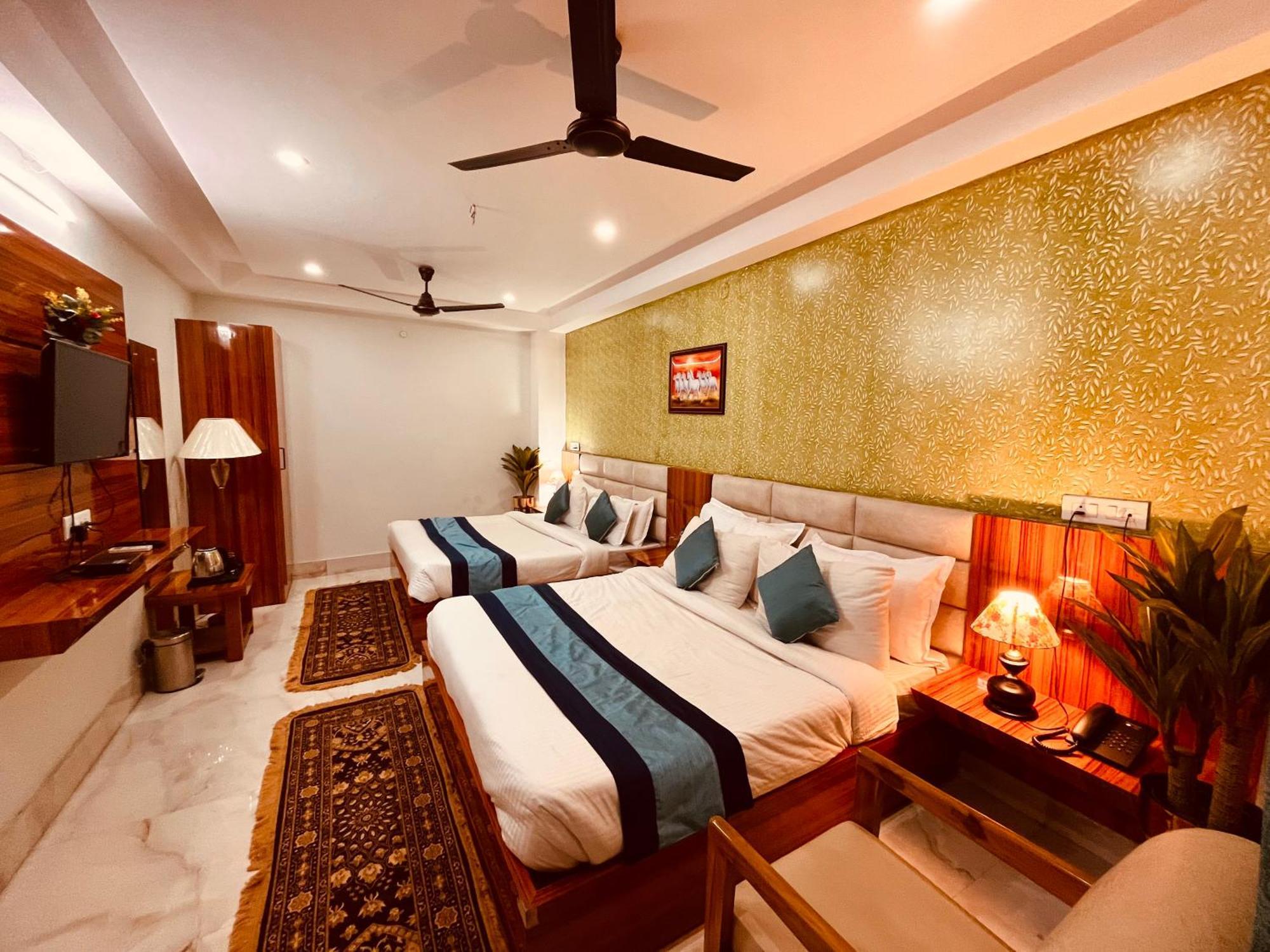 Hotel Golden Temple View By La Casa, Amritsar #Top Rated #Most Awarded #Swimming Pool #Prime Location #Luxury Rooms #Parking #Rooftop Cafe Eksteriør billede