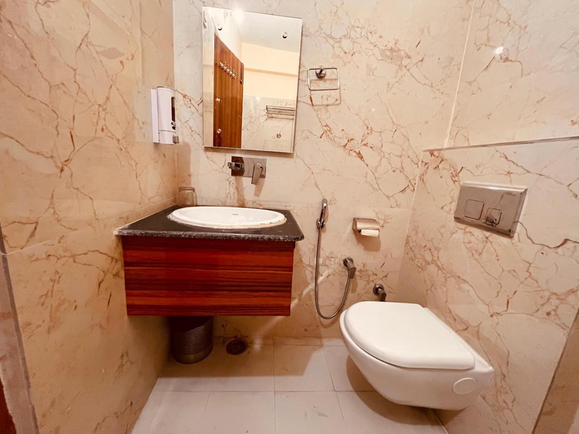 Hotel Golden Temple View By La Casa, Amritsar #Top Rated #Most Awarded #Swimming Pool #Prime Location #Luxury Rooms #Parking #Rooftop Cafe Eksteriør billede