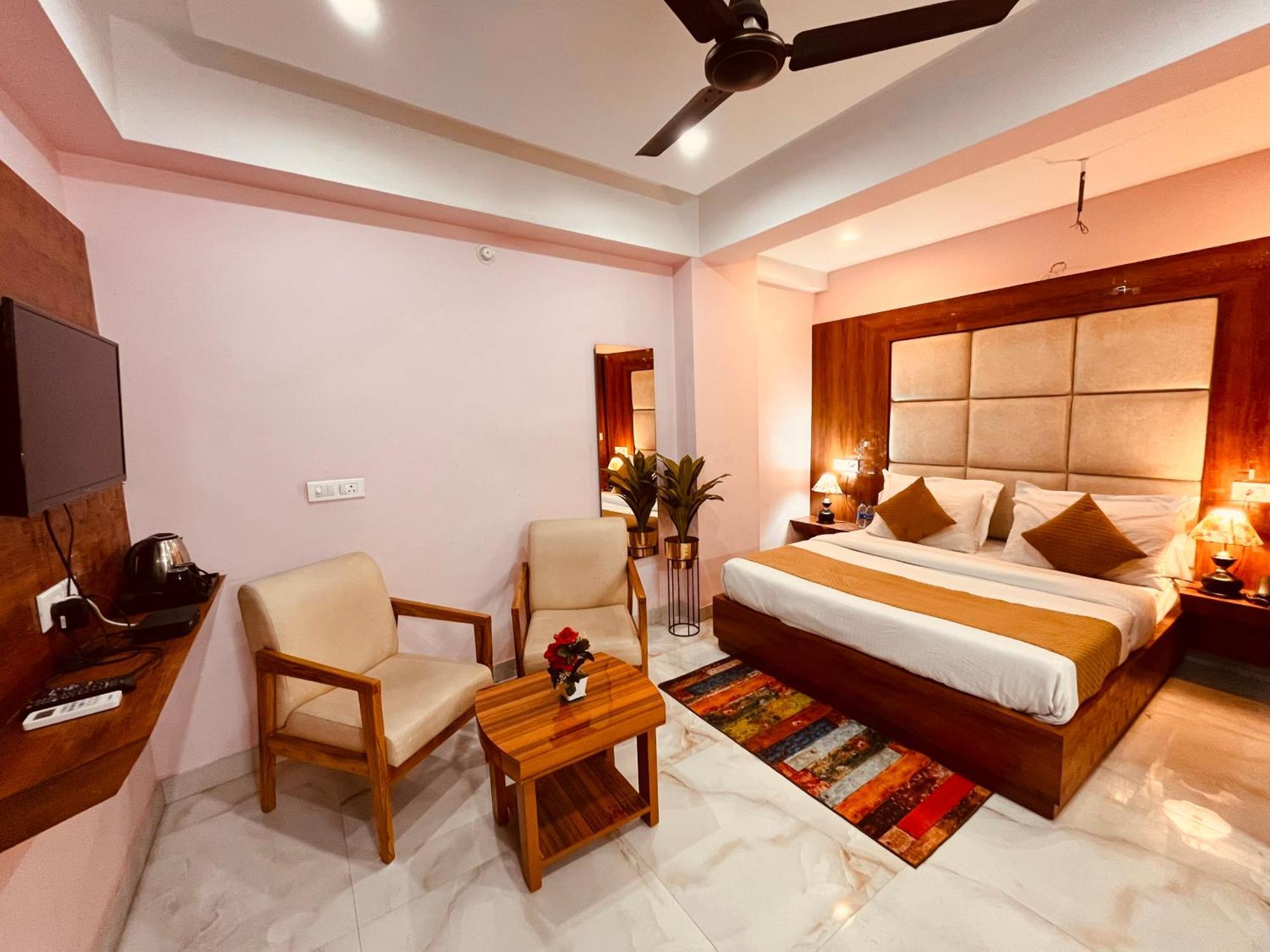 Hotel Golden Temple View By La Casa, Amritsar #Top Rated #Most Awarded #Swimming Pool #Prime Location #Luxury Rooms #Parking #Rooftop Cafe Eksteriør billede