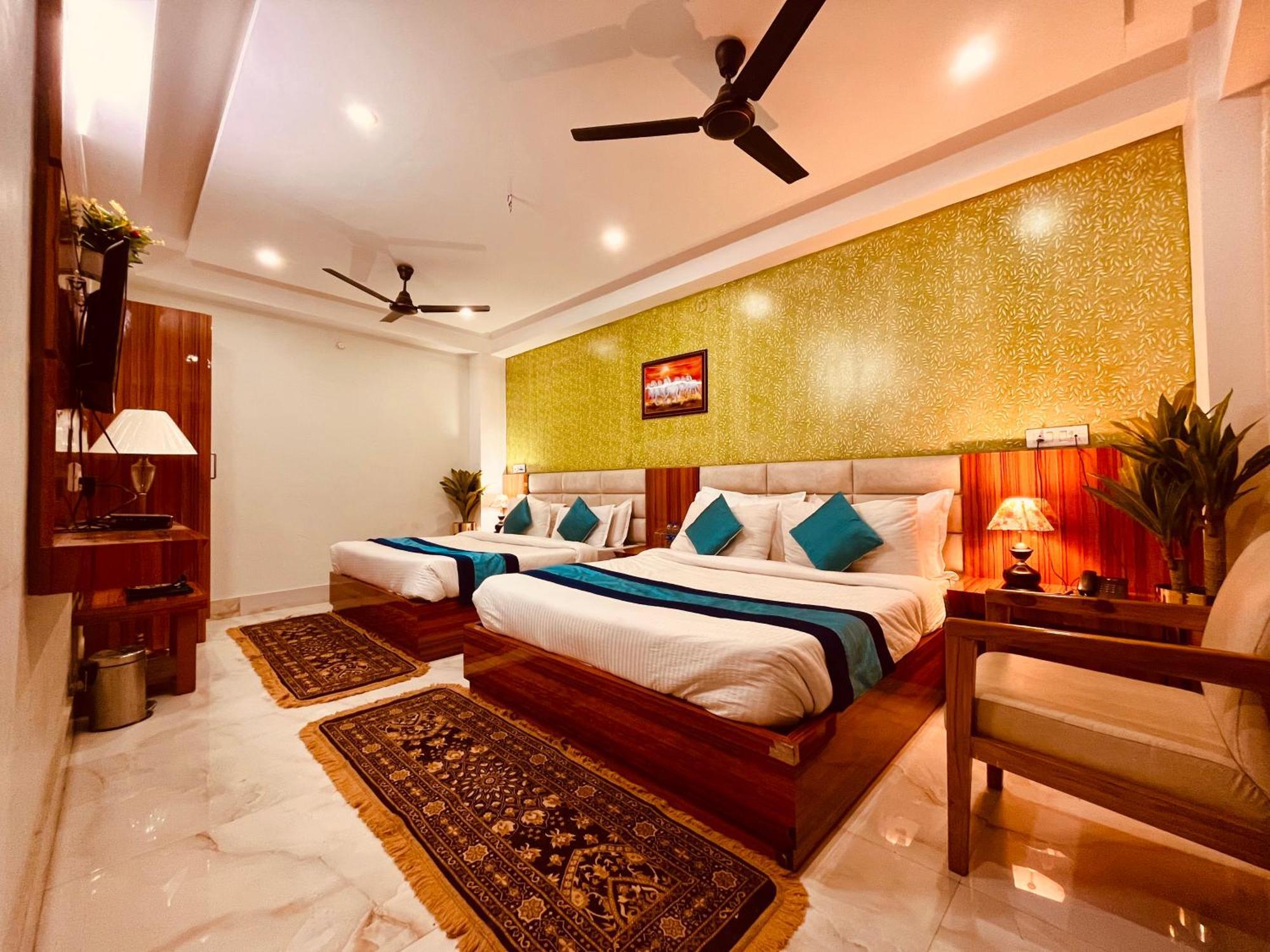 Hotel Golden Temple View By La Casa, Amritsar #Top Rated #Most Awarded #Swimming Pool #Prime Location #Luxury Rooms #Parking #Rooftop Cafe Eksteriør billede