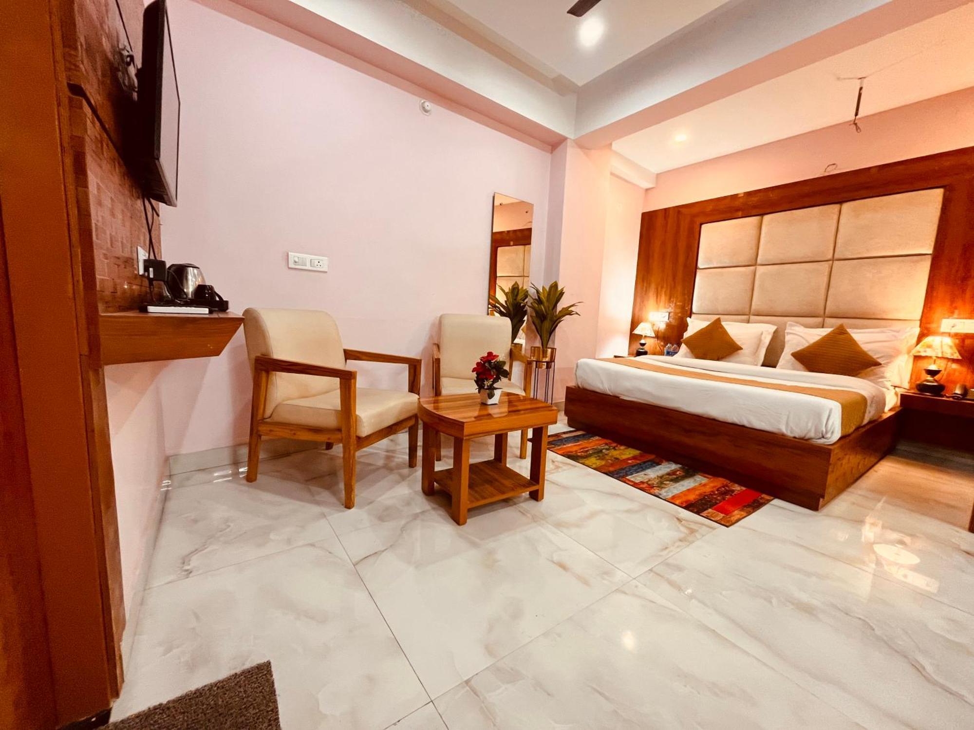 Hotel Golden Temple View By La Casa, Amritsar #Top Rated #Most Awarded #Swimming Pool #Prime Location #Luxury Rooms #Parking #Rooftop Cafe Eksteriør billede