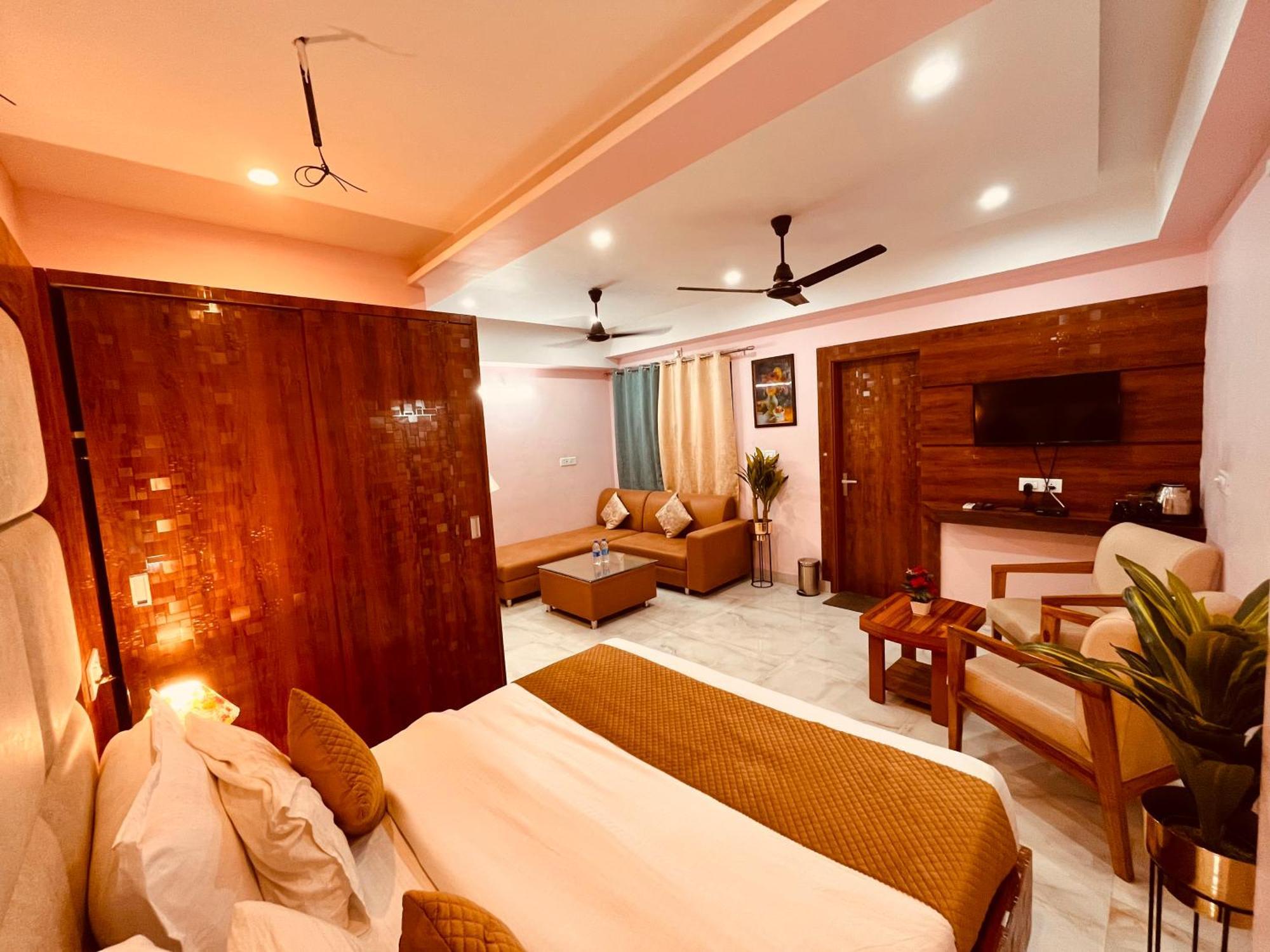 Hotel Golden Temple View By La Casa, Amritsar #Top Rated #Most Awarded #Swimming Pool #Prime Location #Luxury Rooms #Parking #Rooftop Cafe Eksteriør billede