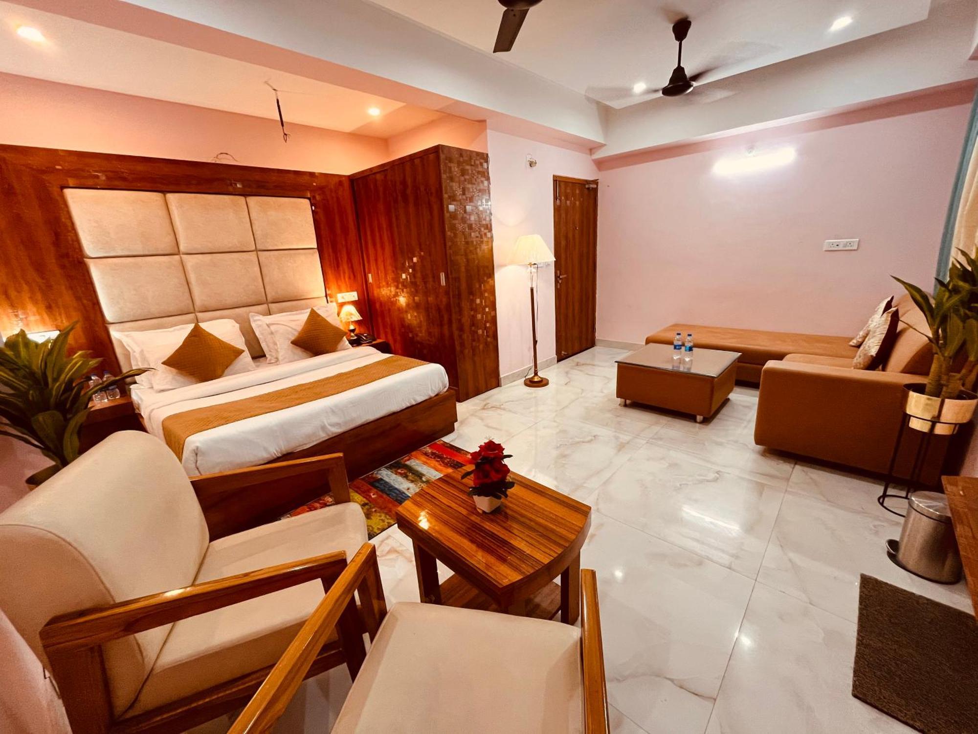 Hotel Golden Temple View By La Casa, Amritsar #Top Rated #Most Awarded #Swimming Pool #Prime Location #Luxury Rooms #Parking #Rooftop Cafe Eksteriør billede