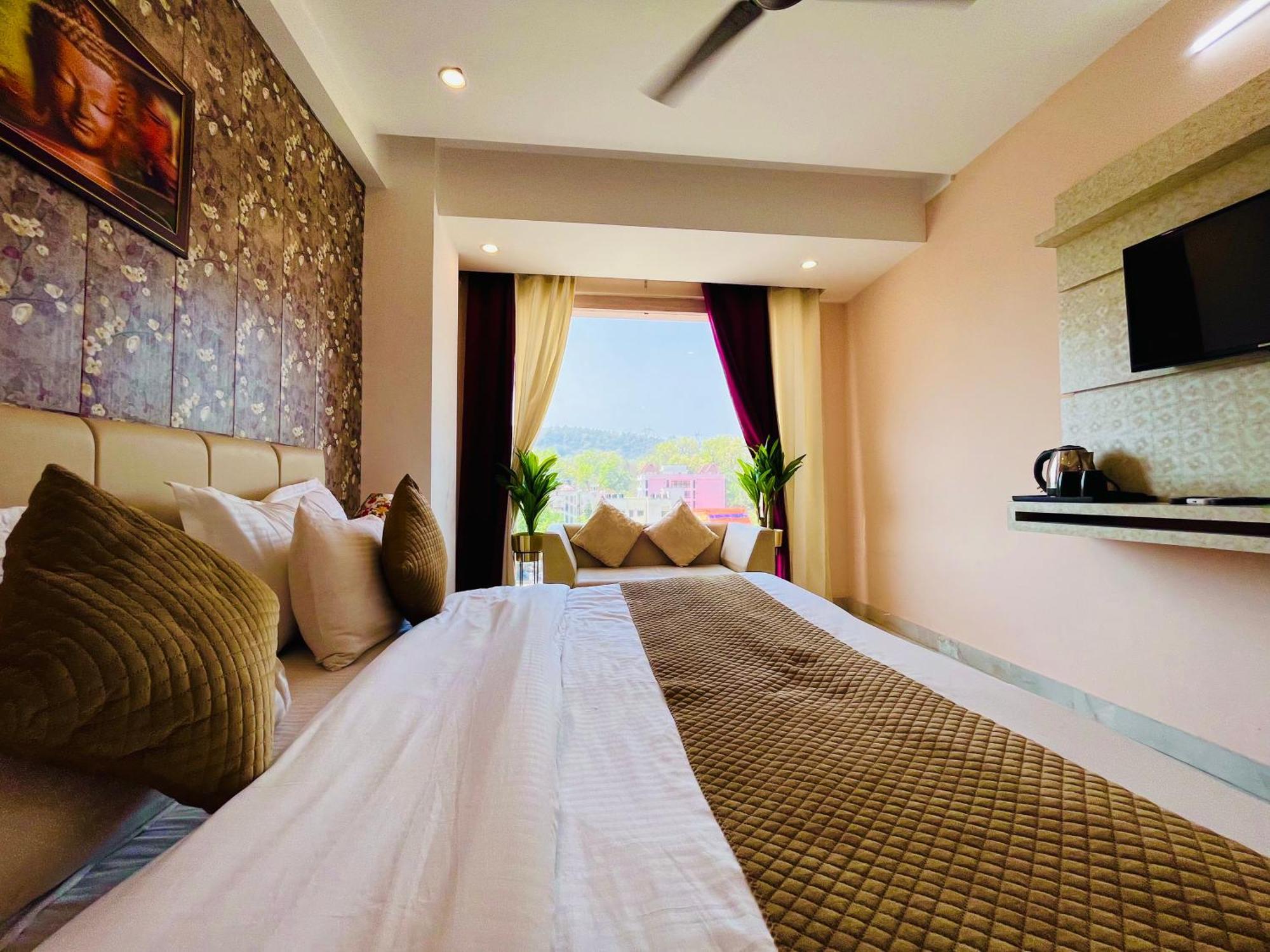 Hotel Golden Temple View By La Casa, Amritsar #Top Rated #Most Awarded #Swimming Pool #Prime Location #Luxury Rooms #Parking #Rooftop Cafe Eksteriør billede