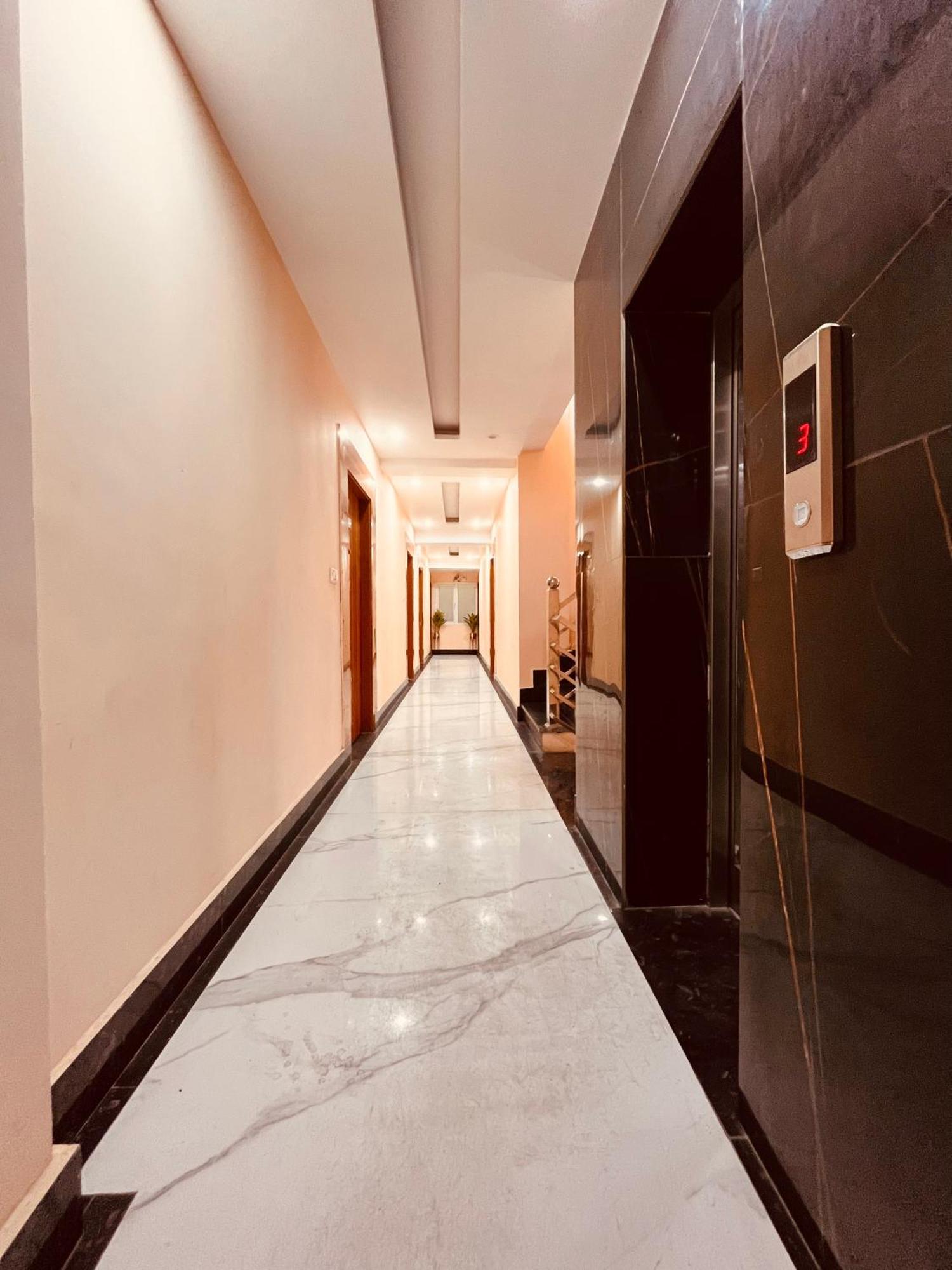 Hotel Golden Temple View By La Casa, Amritsar #Top Rated #Most Awarded #Swimming Pool #Prime Location #Luxury Rooms #Parking #Rooftop Cafe Eksteriør billede