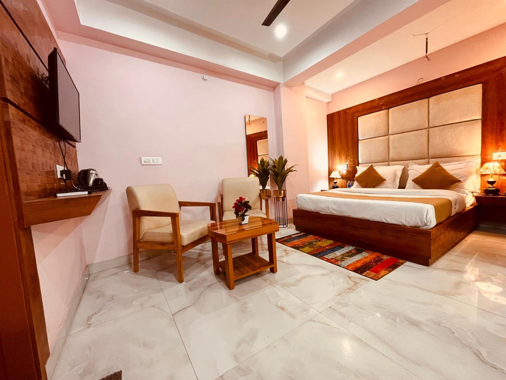 Hotel Golden Temple View By La Casa, Amritsar #Top Rated #Most Awarded #Swimming Pool #Prime Location #Luxury Rooms #Parking #Rooftop Cafe Eksteriør billede