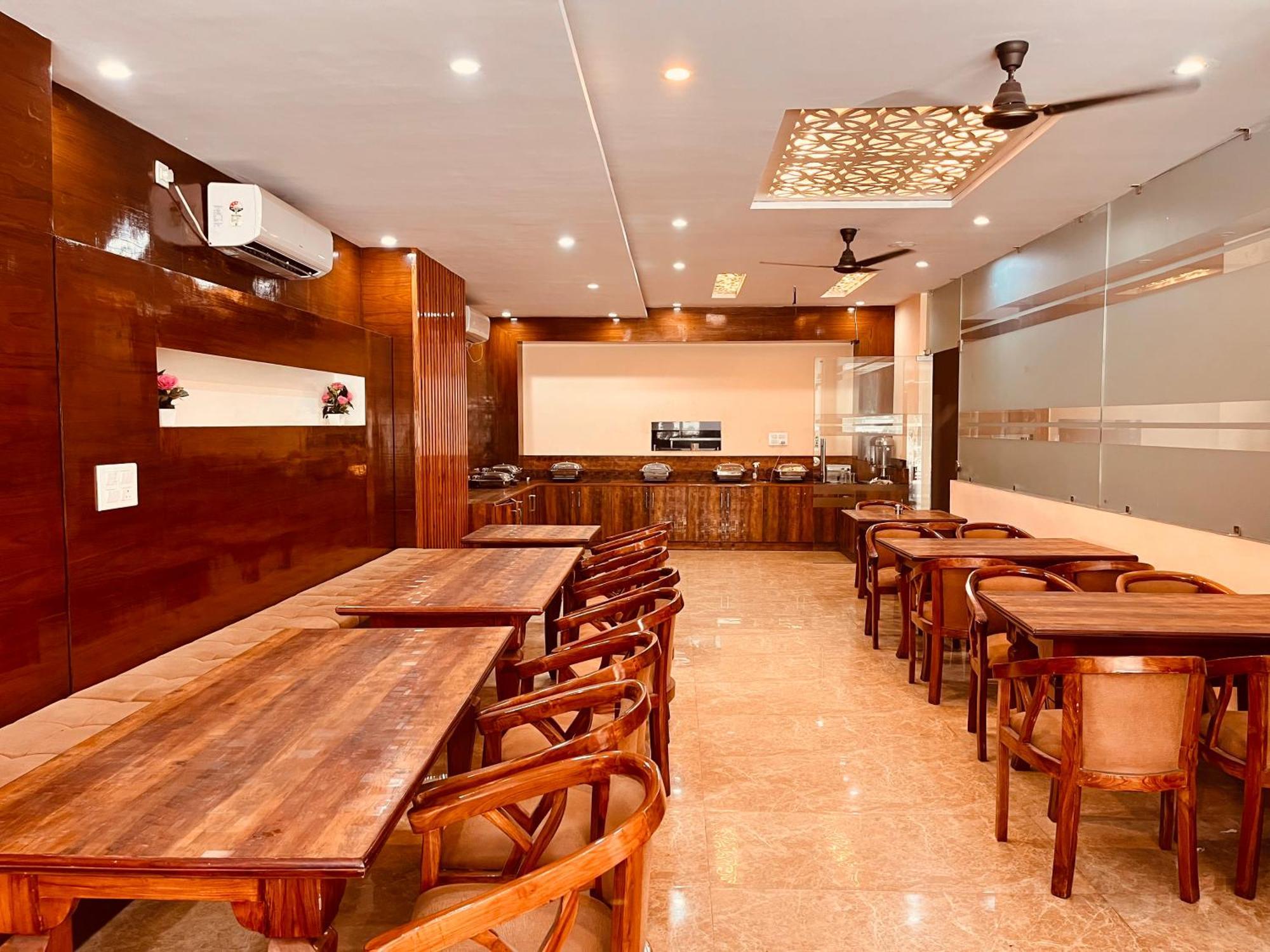 Hotel Golden Temple View By La Casa, Amritsar #Top Rated #Most Awarded #Swimming Pool #Prime Location #Luxury Rooms #Parking #Rooftop Cafe Eksteriør billede